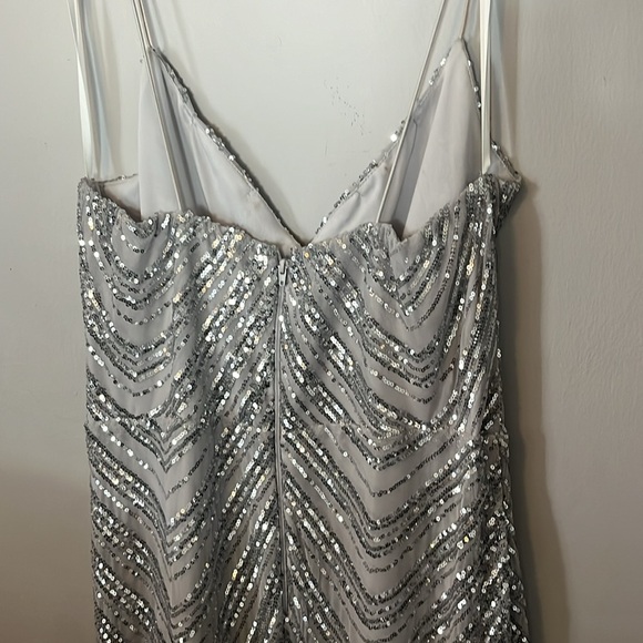 Silver sequins gown - Picture 11 of 13